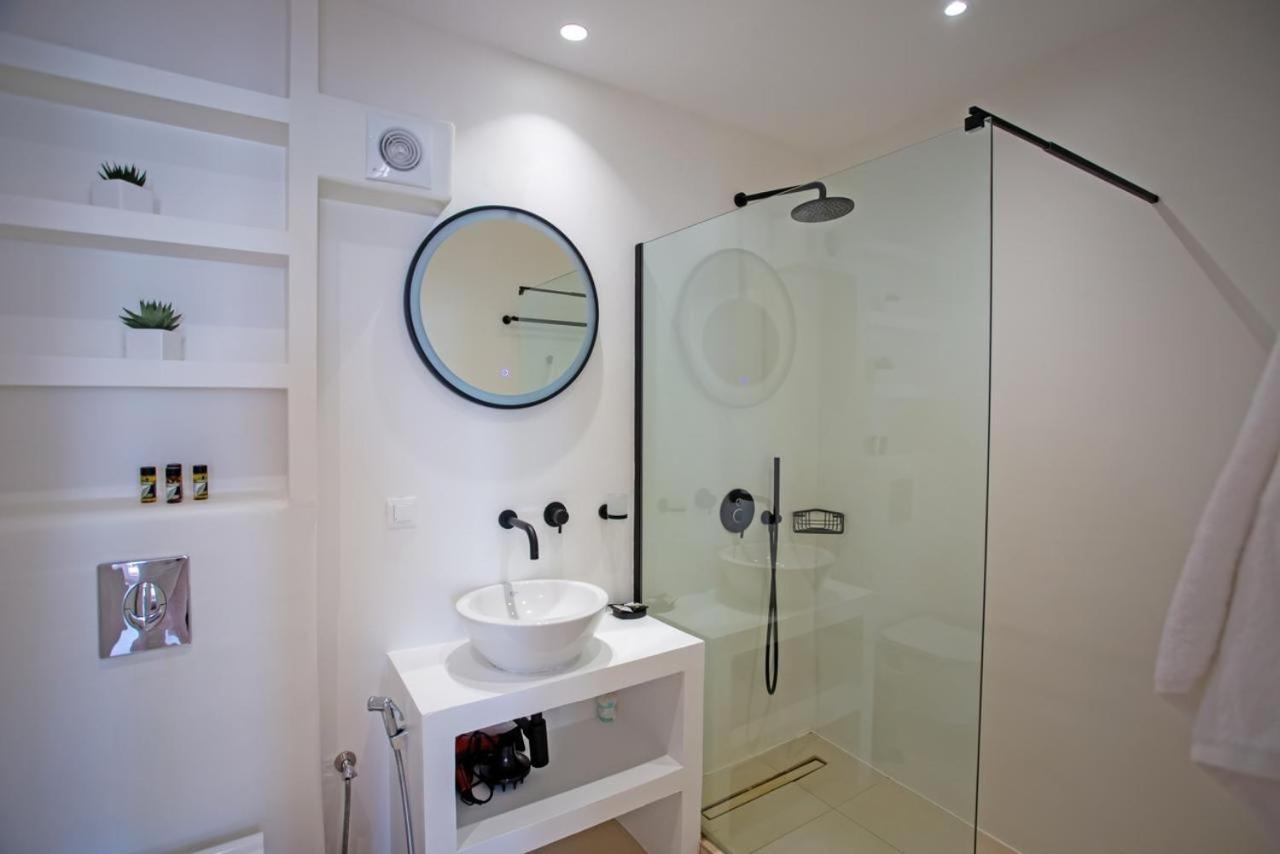 The Lavish Suite Mykonos Town Bagian luar foto